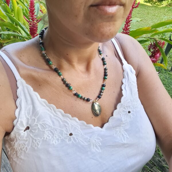 Collier modèle unique Pyrite