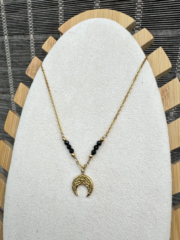 Collier lune dorée Spinelle noir