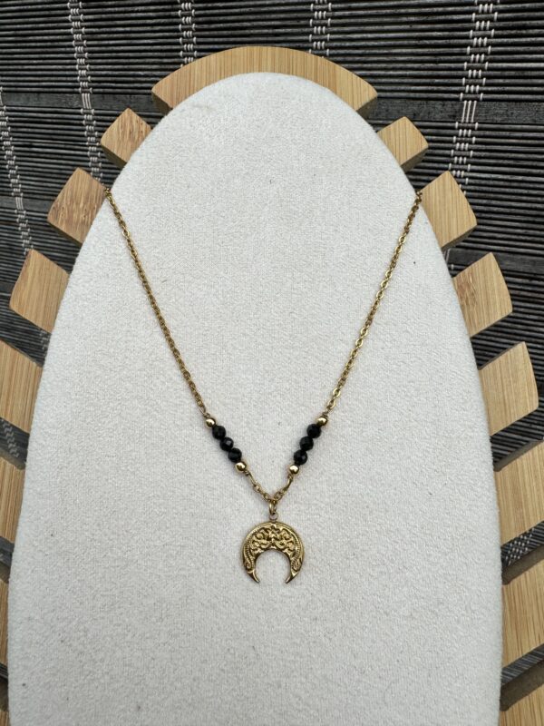 Collier lune dorée Spinelle noir – Image 3