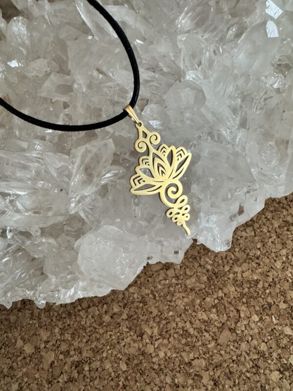 Pendentif fleur de lotus doré