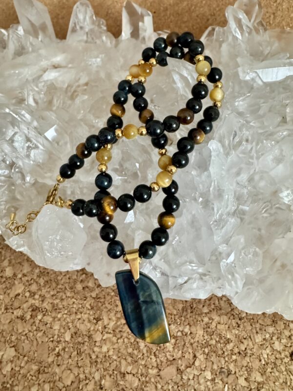 Collier énergétique unique Oeil de faucon AAA – Image 3
