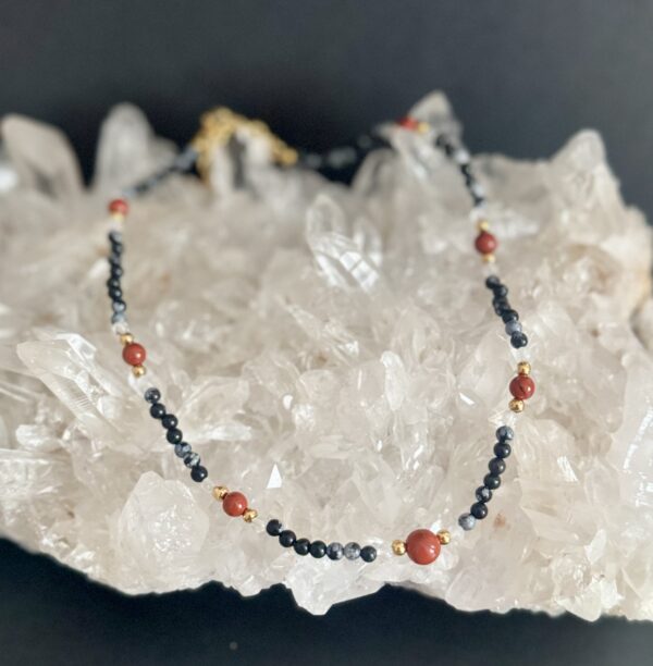 Collier modèle unique Chakra Racine Ancrage