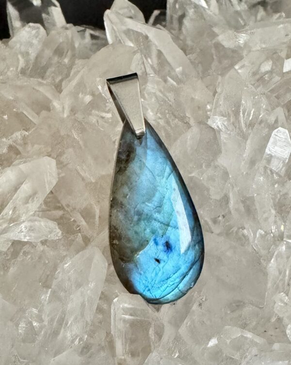 Pendentif Labradorite bleue clair AAA